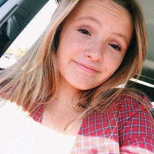 Meet your Posher, Adrina